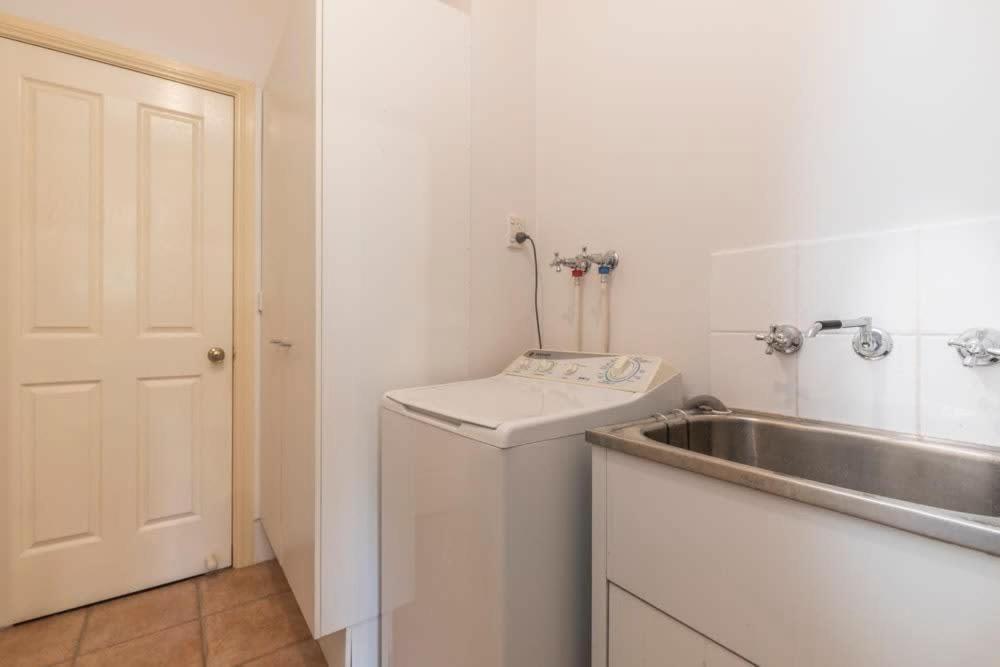 3 Bdrm 2 Bthrm House Close To Canberra Cbd & Anu 외부 사진
